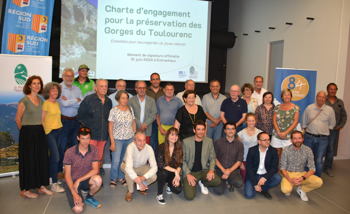 Les signataires de la charte de préservation des Gorges du Toulourenc